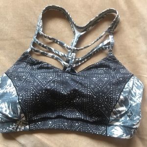 prana - sports bra black mosaic
